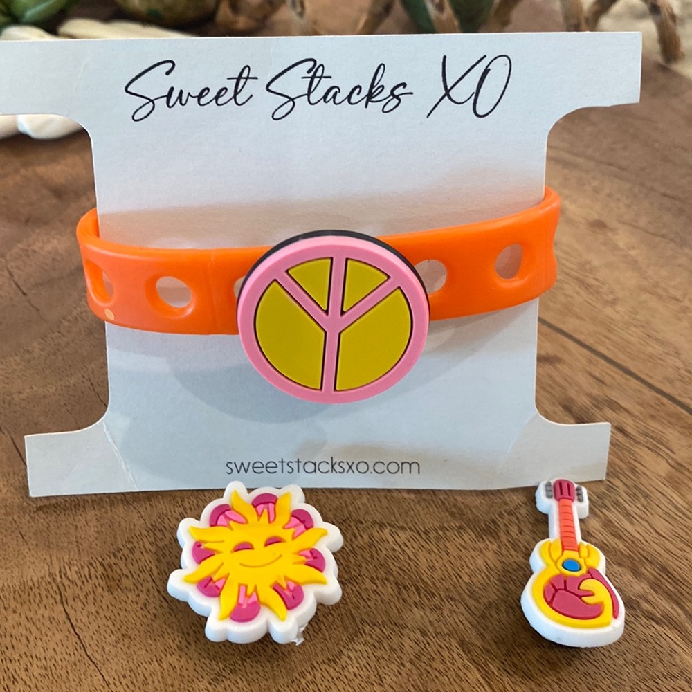 Stay Groovy Jelly Pop Bracelet in Orange